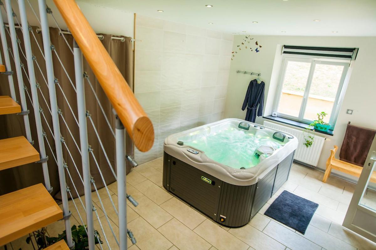 Les Etangs Du Moulin D'Harcy Hotel Lonny Eksteriør billede