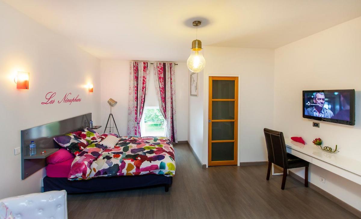Les Etangs Du Moulin D'Harcy Hotel Lonny Eksteriør billede