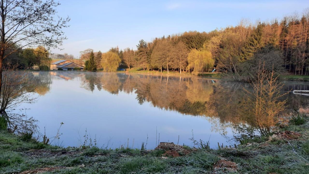 Les Etangs Du Moulin D'Harcy Hotel Lonny Eksteriør billede